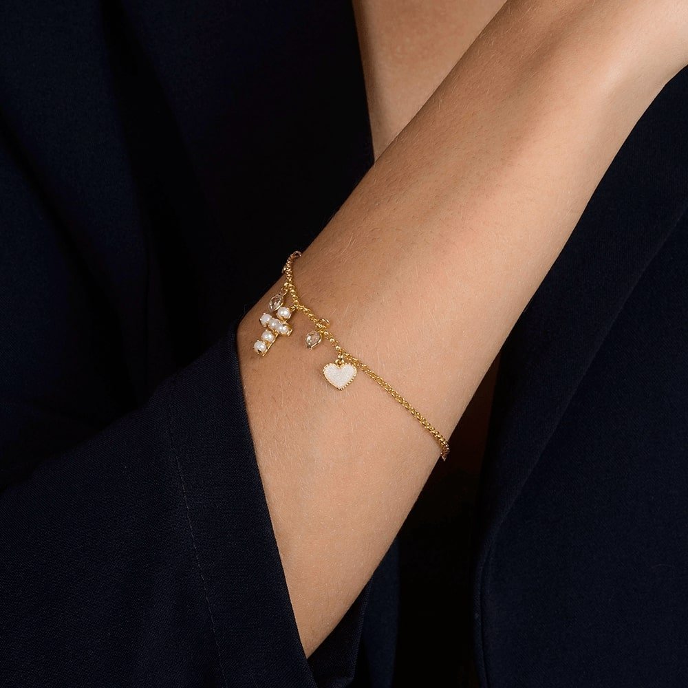 Pulseira Dourada Religiosa Cruz de Pérolas com Ponto de Luz
